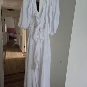 Elegant White Long Sleeve Dress